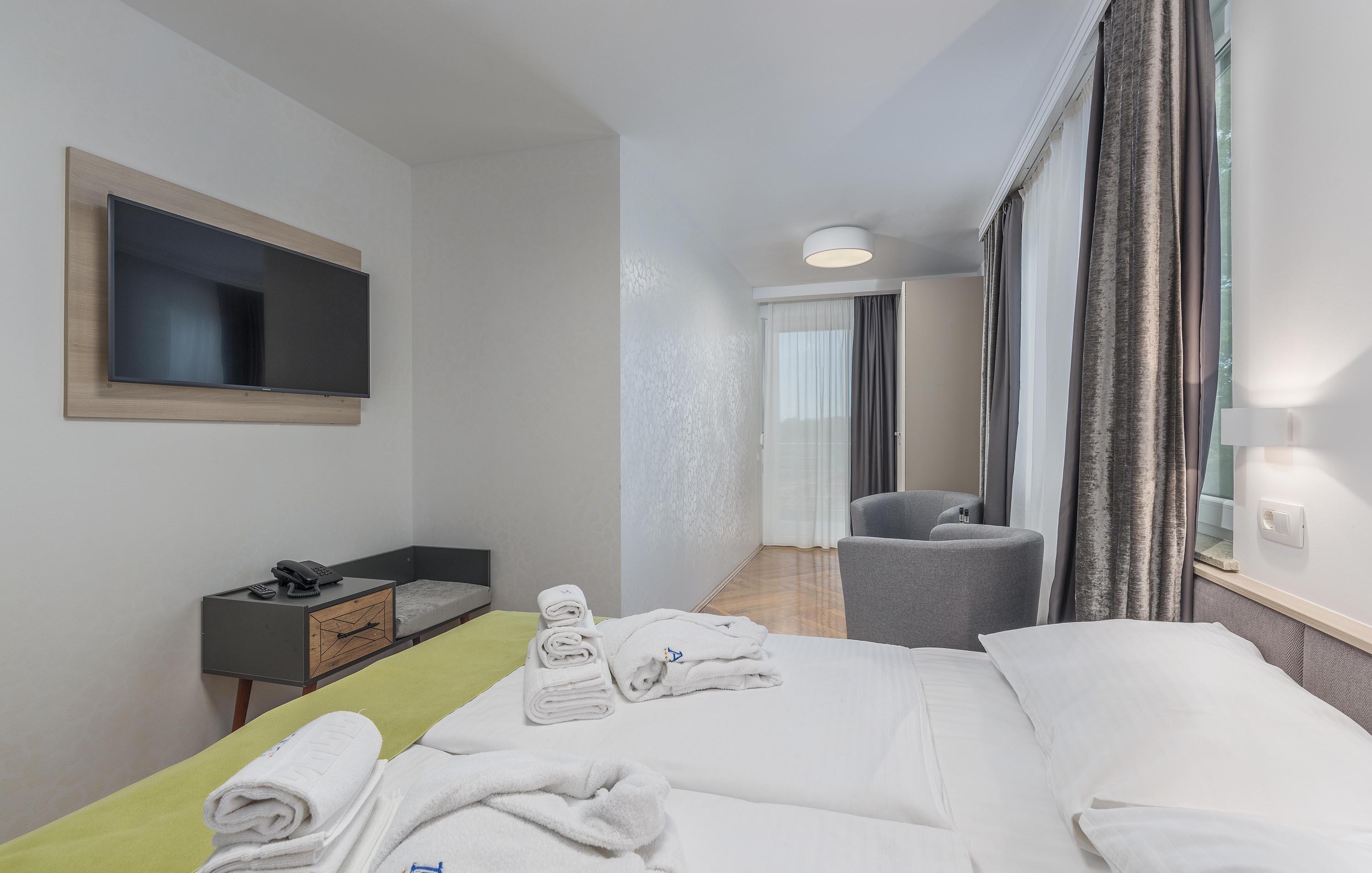 Adeo Hotel