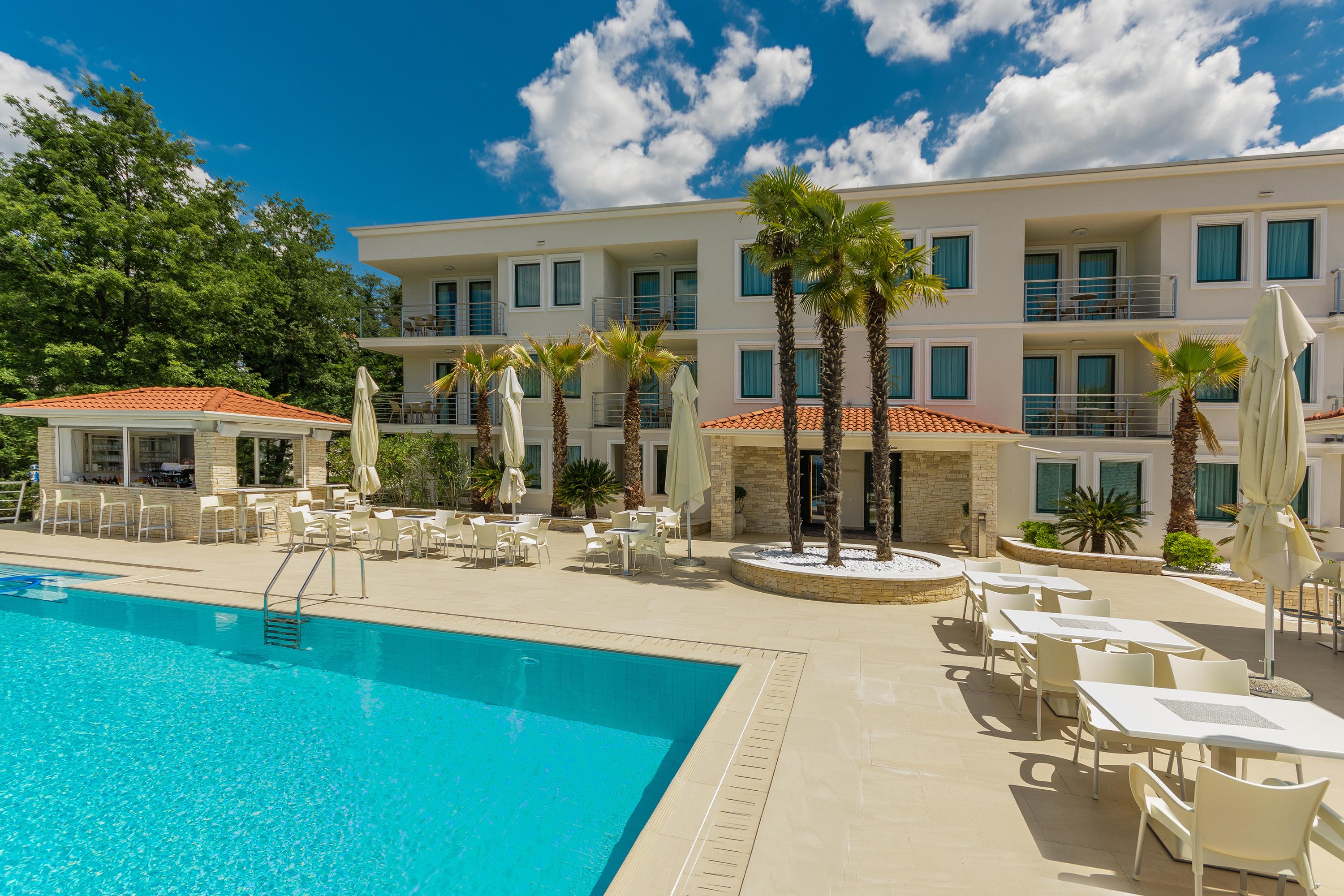 Hotel Adeo 4*